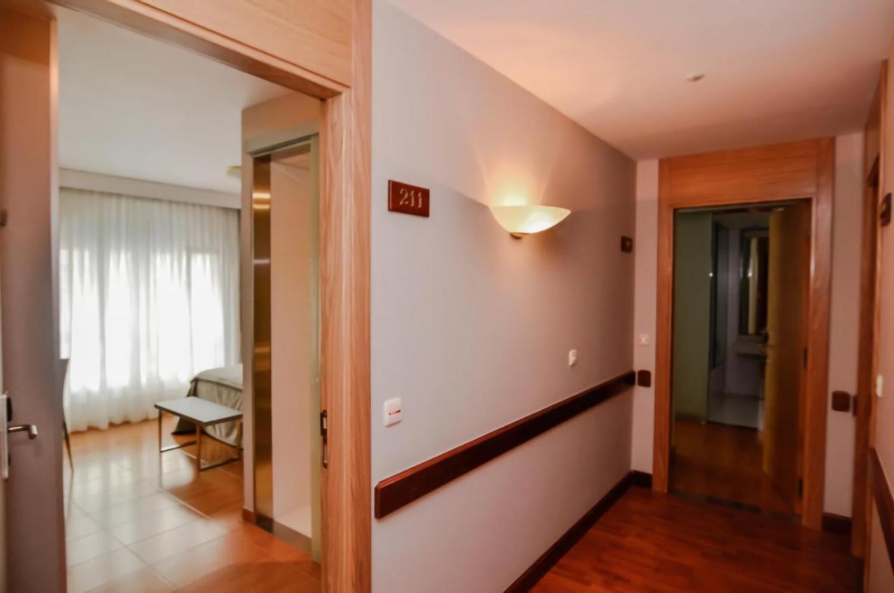 Hotel Jucamar Cangas do Morrazo Exteriör bild