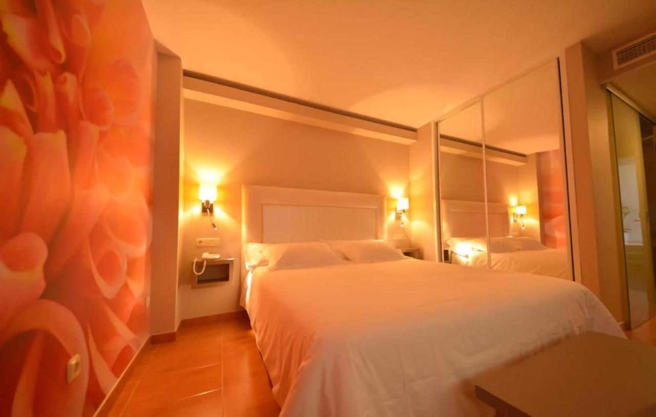 Hotel Jucamar Cangas do Morrazo Exteriör bild