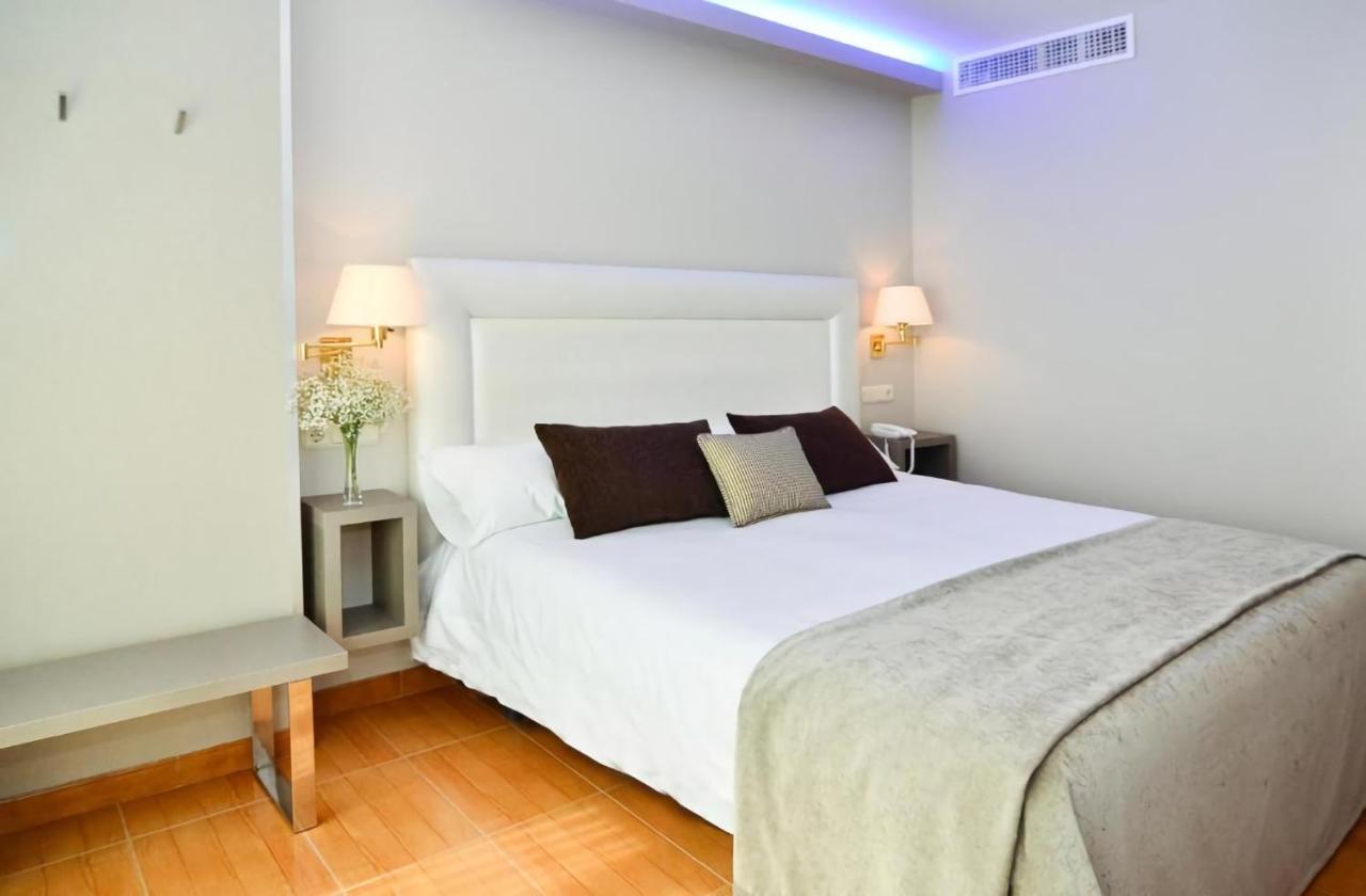 Hotel Jucamar Cangas do Morrazo Exteriör bild