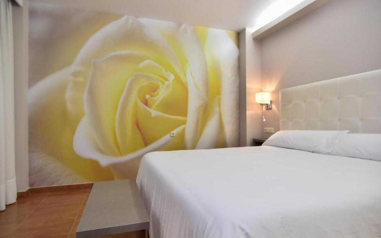 Hotel Jucamar Cangas do Morrazo Exteriör bild