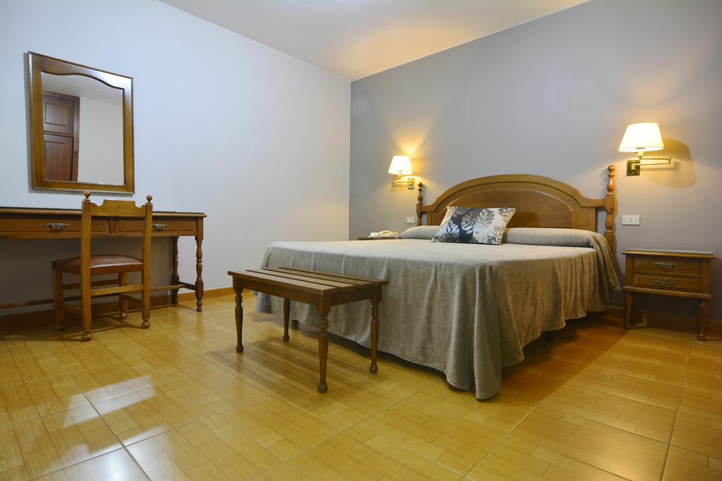 Hotel Jucamar Cangas do Morrazo Exteriör bild
