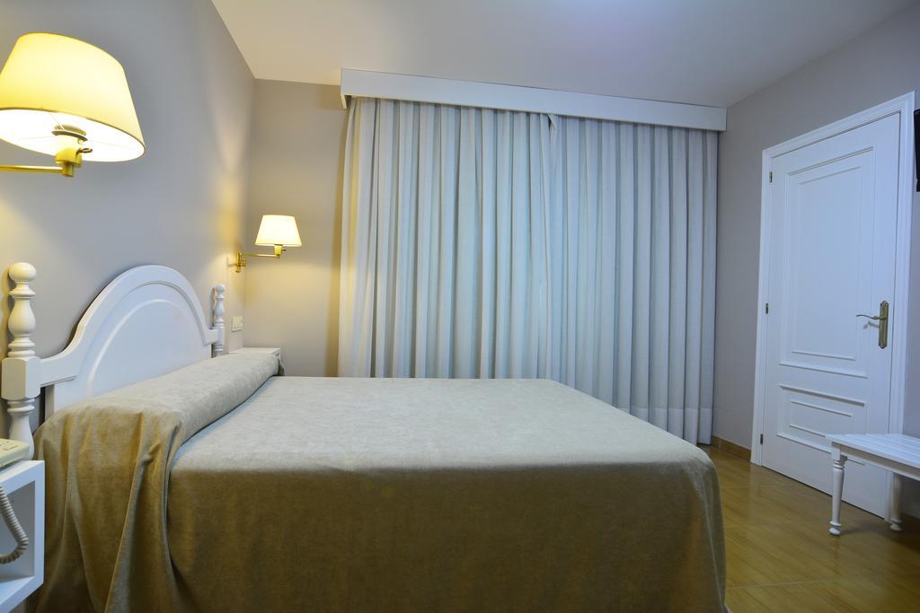 Hotel Jucamar Cangas do Morrazo Exteriör bild