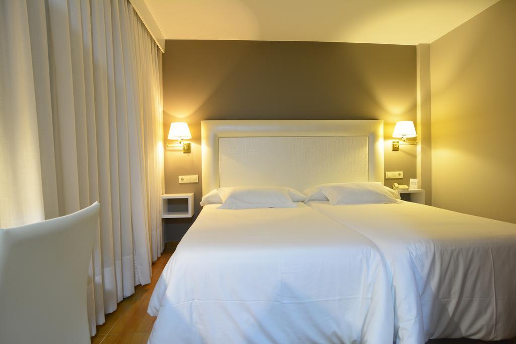 Hotel Jucamar Cangas do Morrazo Exteriör bild